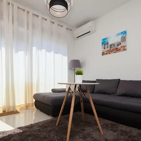 Apartment Luxury With Private Rooftop Terrace *