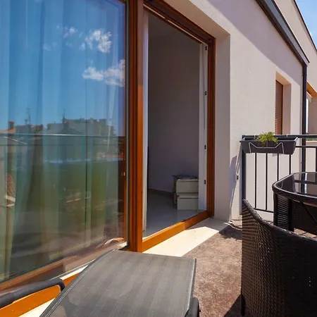 Luxury With Private Rooftop Terrace *
