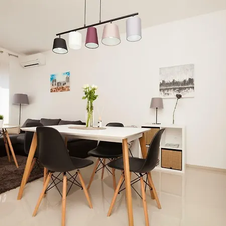 Luxury With Private Rooftop Terrace Apartment Pula