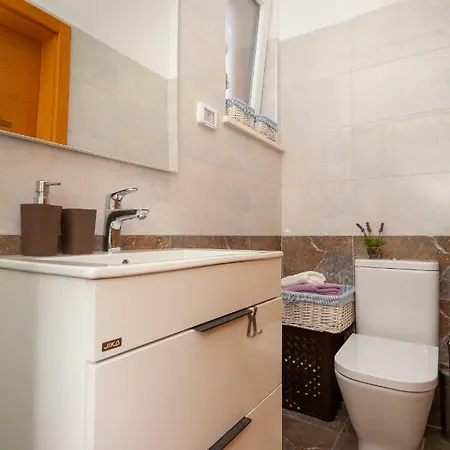 Apartment Luxury With Private Rooftop Terrace *