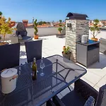 Luxury With Private Rooftop Terrace アパート *